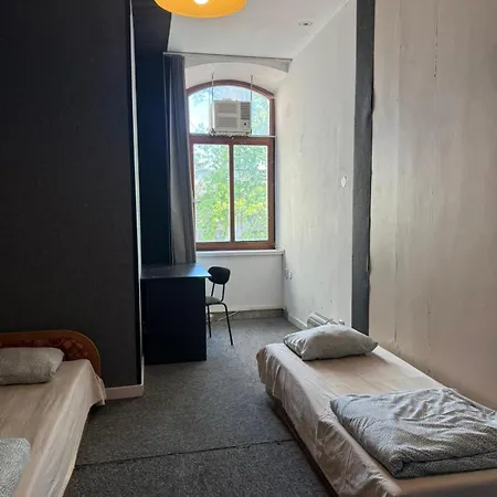Hostel Lh St48